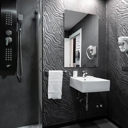 Отель Deco 2*
