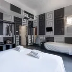 Deco Hotel